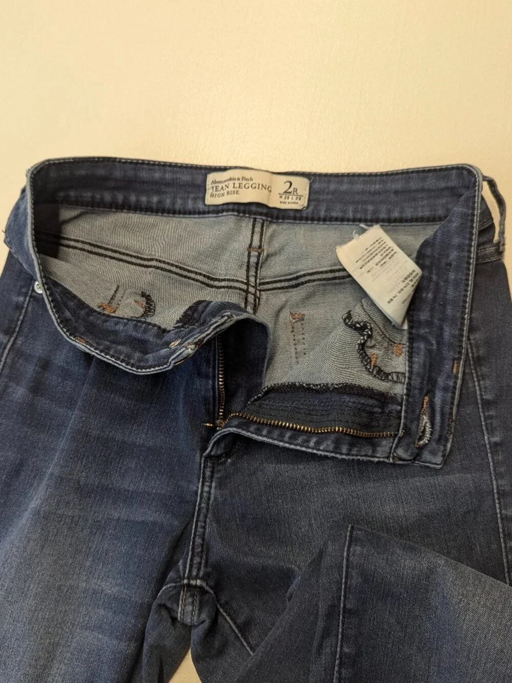 Abercrombie & Fitch Jean Legging Size 2R W26 L29 Dark Wash High Rise